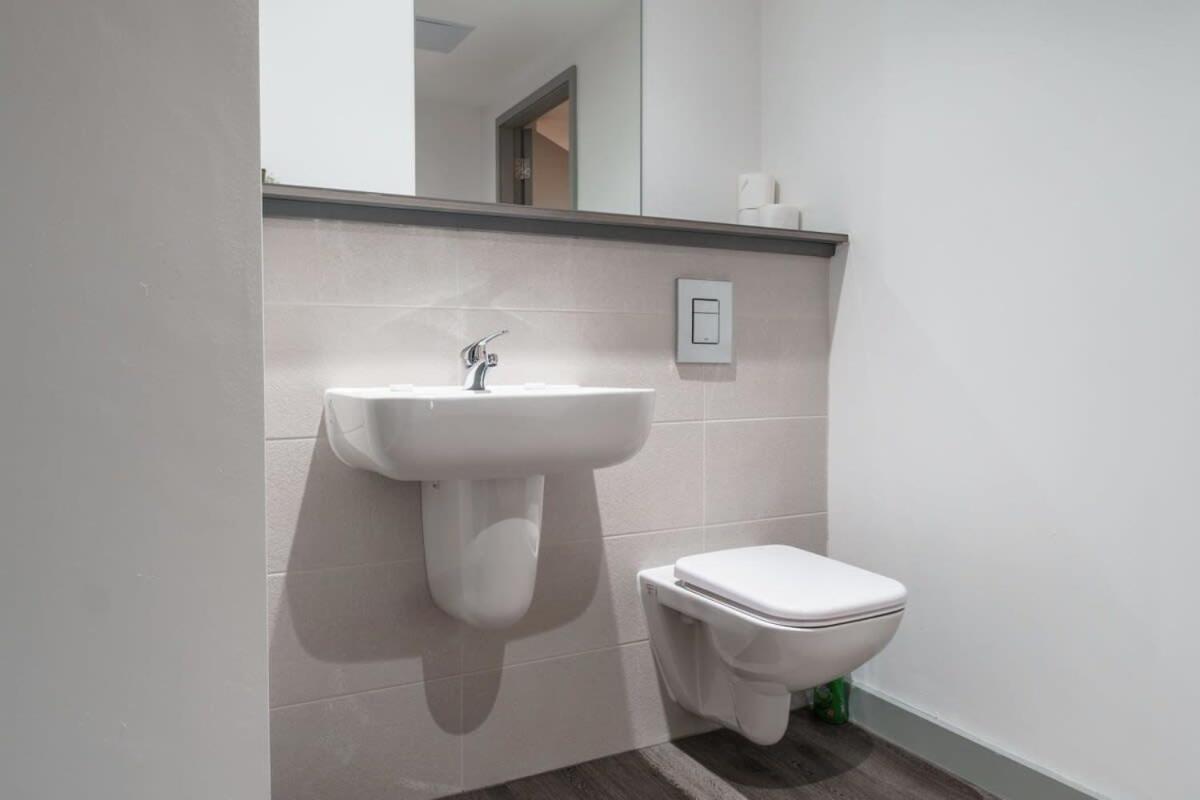Modern 1 Bed Apartment In Liverpool Centre 외부 사진